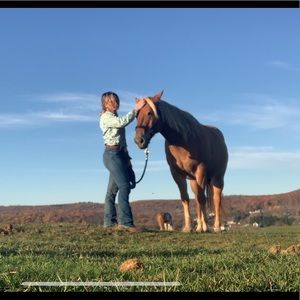 Meet your Posher, Emylie